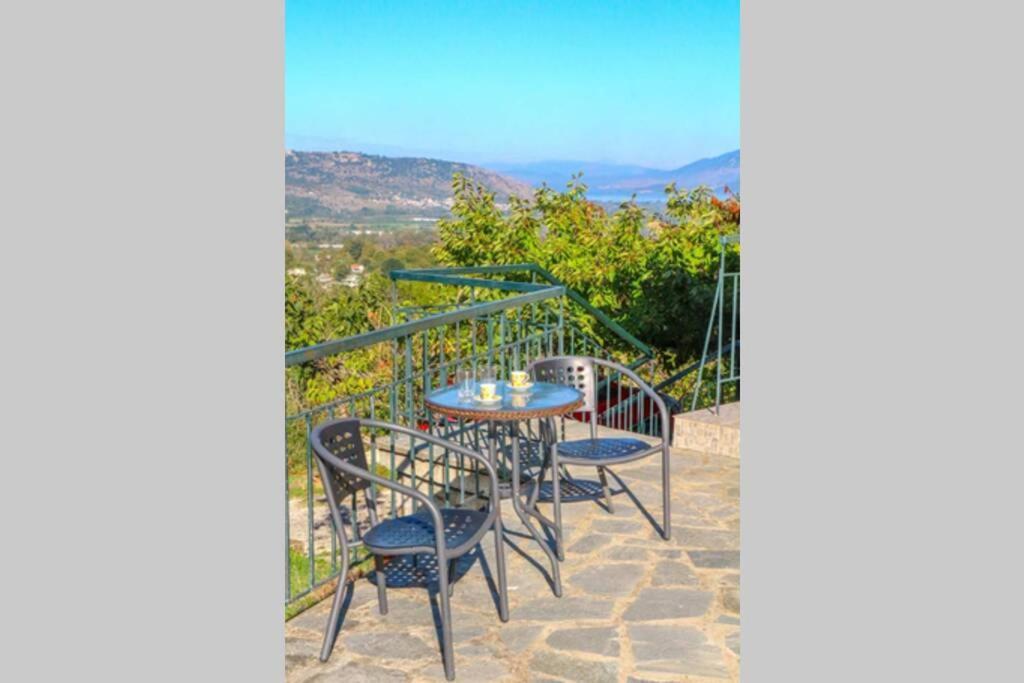 Breathtaking Lake View Cottage With A Fireplace Next To Ioannina City! Екстериор снимка
