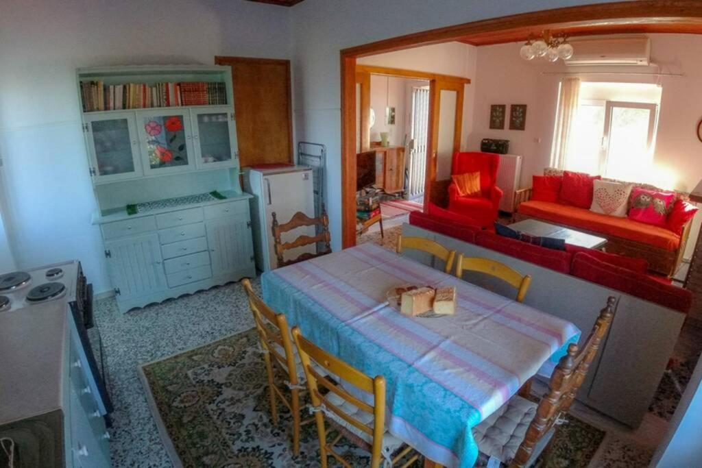 Breathtaking Lake View Cottage With A Fireplace Next To Ioannina City! Екстериор снимка