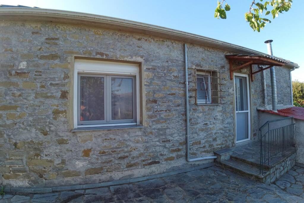 Breathtaking Lake View Cottage With A Fireplace Next To Ioannina City! Екстериор снимка